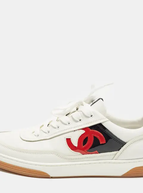 Chanel CC Interlocking Logo Size 39 White Leather and Patent Low Top Sneakers