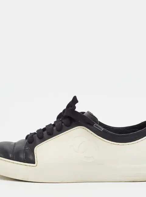 Chanel Interlocking CC Size 39.5 Black/White Leather and Rubber Lace Up Sneakers