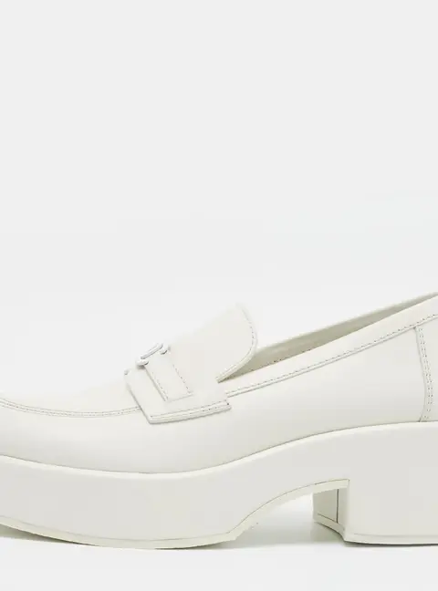 Chanel CC Size 39 White Leather Block Heel Platform Loafers