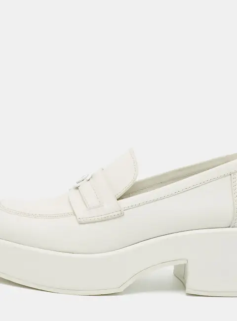 Chanel CC Size 39 White Leather Block Heel Platform Loafers