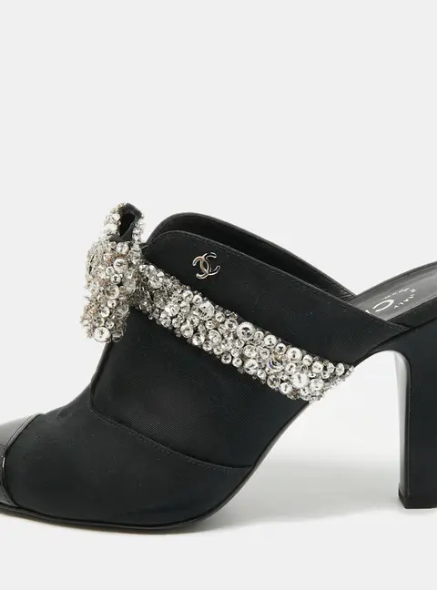 Chanel Size 39 Black Canvas and Patent Leather Bow Mules