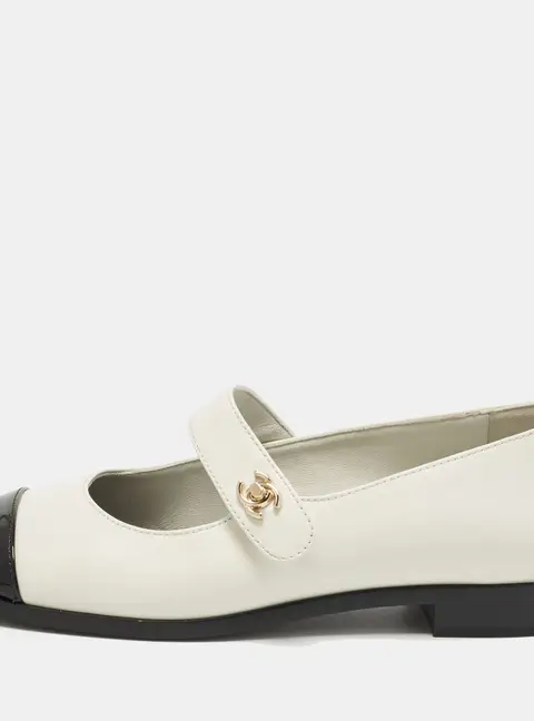 Chanel CC Size 38.5 White/Black Leather and Patent Leather Mary Jane Ballet Flats