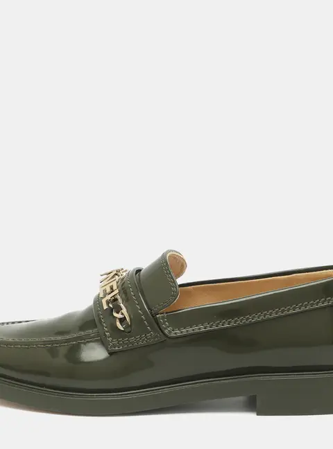 Chanel CC Chain Logo Size 38 Olive Green Patent Leather Loafers
