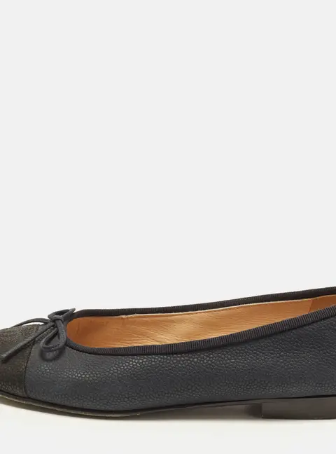 Chanel Be CC Size 37 Navy Blue/Black Grained Leather Bow Cap Toe Ballet Flats