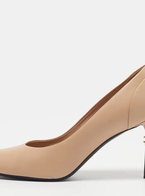 Chanel CC Size 39.5 Beige Leather Round Toe Pumps