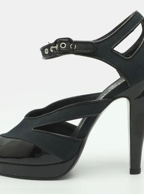 Chanel CC Size 39 Navy Blue/Black Canvas and Patent Leather Pumps