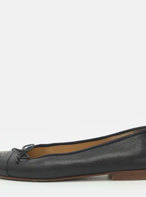 Chanel CC Size 38 Dark Navy Leather Ballet Flats