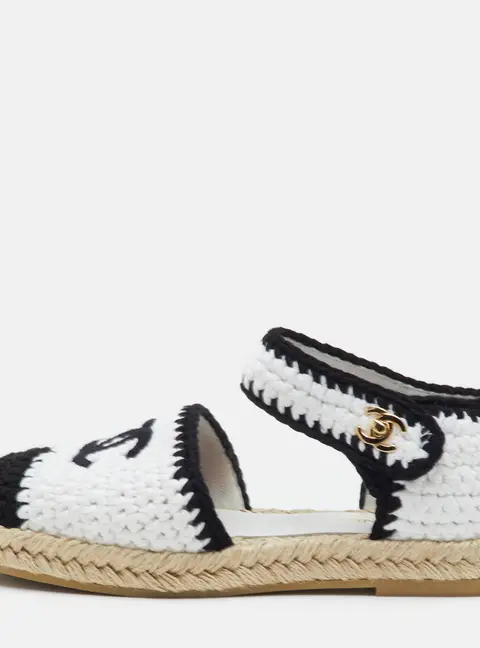 Chanel 22 Size 37 Black/White Crochet Espadrille Sandals