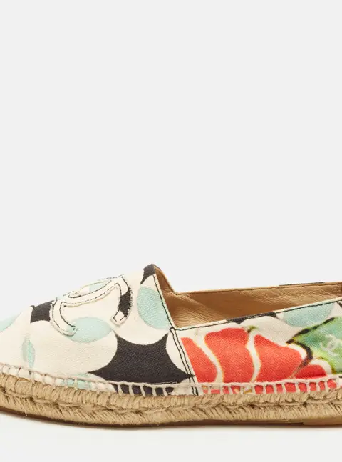 Chanel CC Size 39 Multicolor Canvas Cap Toe Espadrille Flats