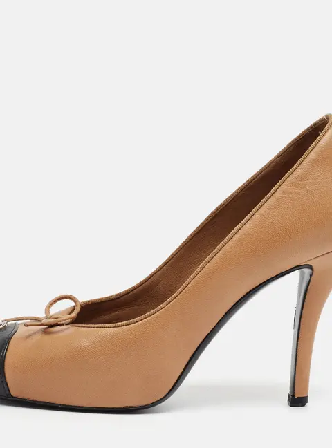 Chanel CC Size 36.5 Beige/Black Leather Bow Cap Toe Pumps