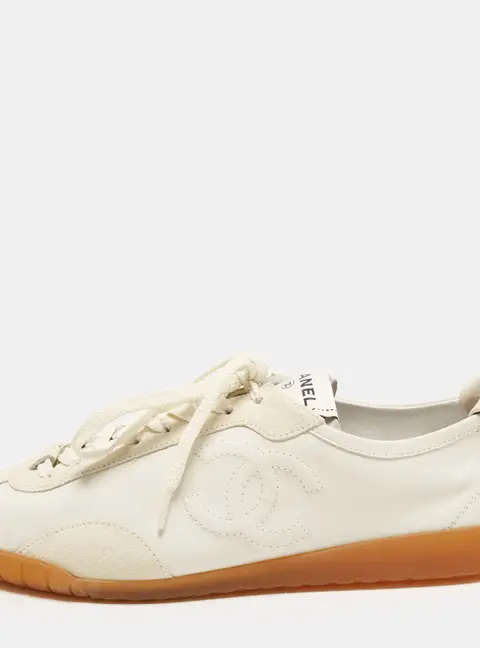 Chanel Interlocking CC Logo Size 38.5 Two Tone Leather Low Top Sneakers