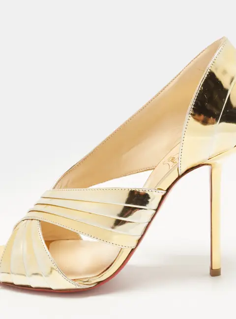 Christian Louboutin Norina Size 39 Gold Leather Criss Cross Open Toe Sandals