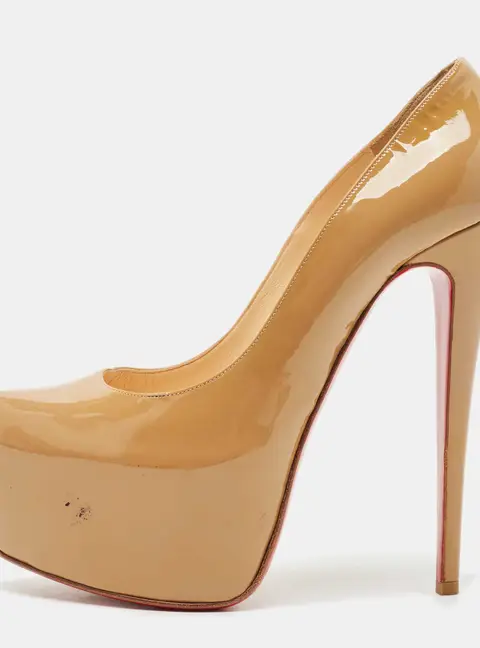 Christian Louboutin Daffodile Size 40 Beige Patent Leather Platform Pumps
