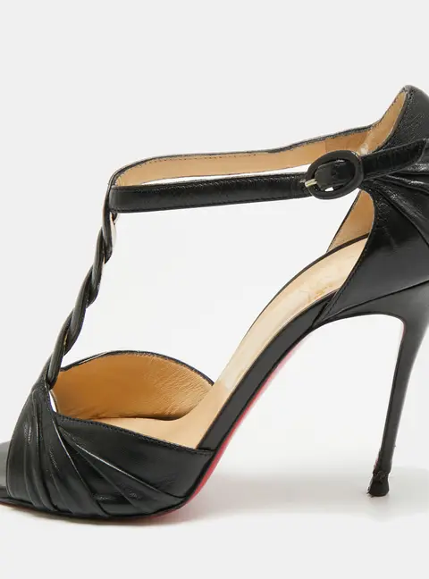 Christian Louboutin Cross Blake Size 40 Black Leather Pumps