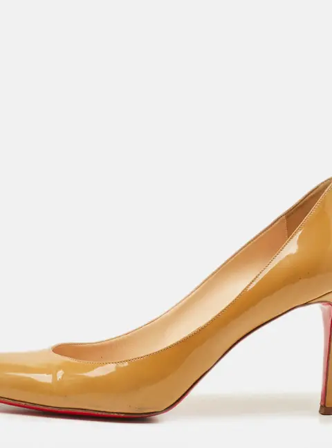 Christian Louboutin Simple Size 40 Beige Patent Leather Pumps