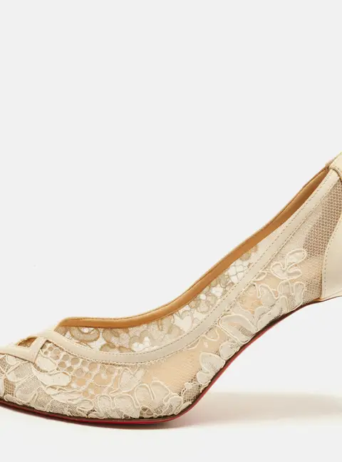 Christian Louboutin Neoalta Size 37 White Lace and Satin Pumps