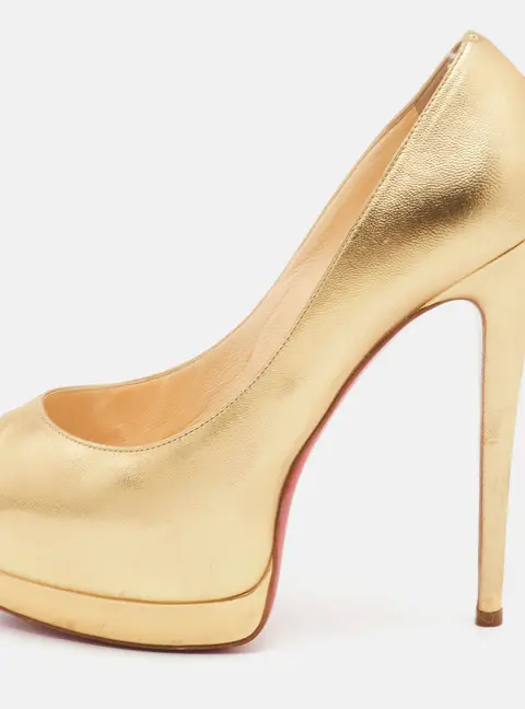 Christian Louboutin Very Prive Size 36.5 Metallic Gold Leather Platform Peep Toe Pumps