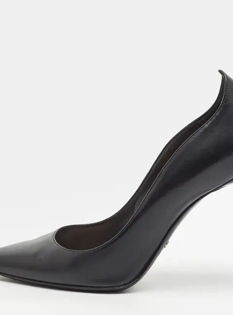 Dior Size 38 Black Leather Pointed Toe Pumps