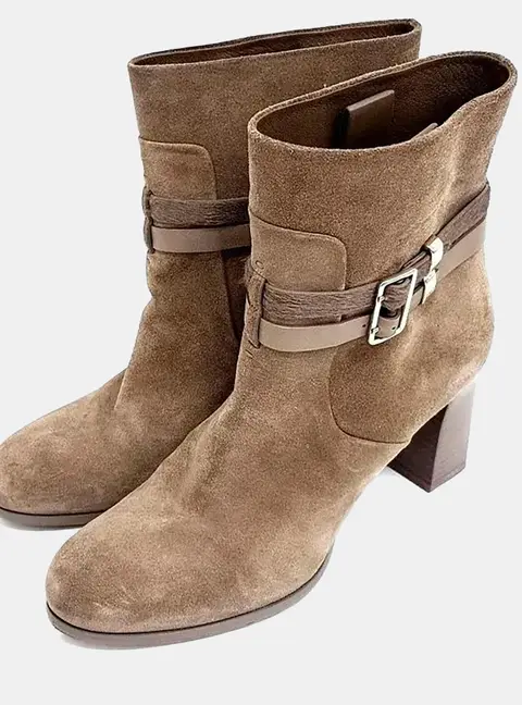 Christian Dior Beige suede boots