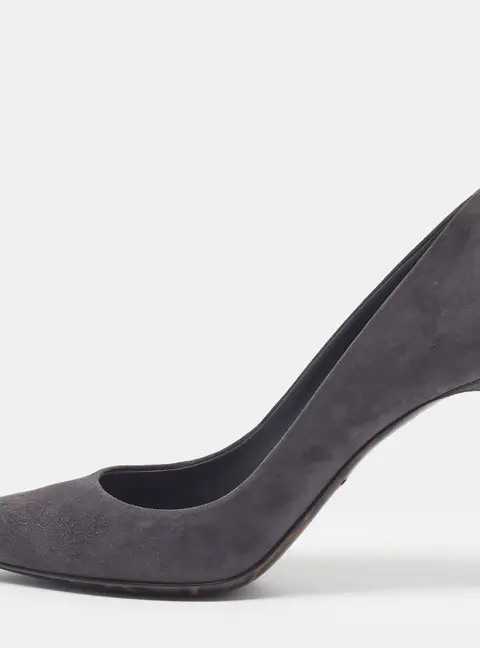 Dolce & Gabbana Size 37 Grey Suede Pointed Toe Pumps