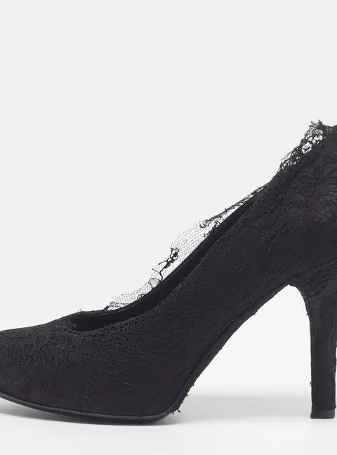 Dolce & Gabbana Size 38 Black Lace and Satin Round Teo Pumps