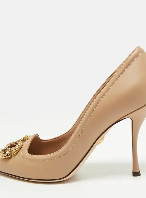 Dolce & Gabbana DG Logo Size 39 Beige Leather Pumps
