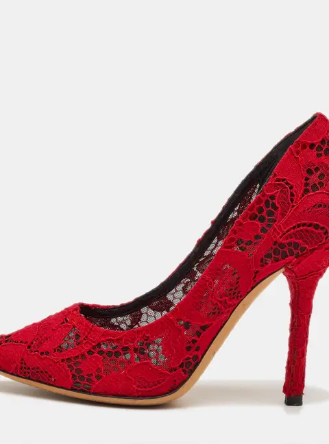 Dolce & Gabbana Size 36 Bright Red Bellucci Lace Pointed Toe Pumps