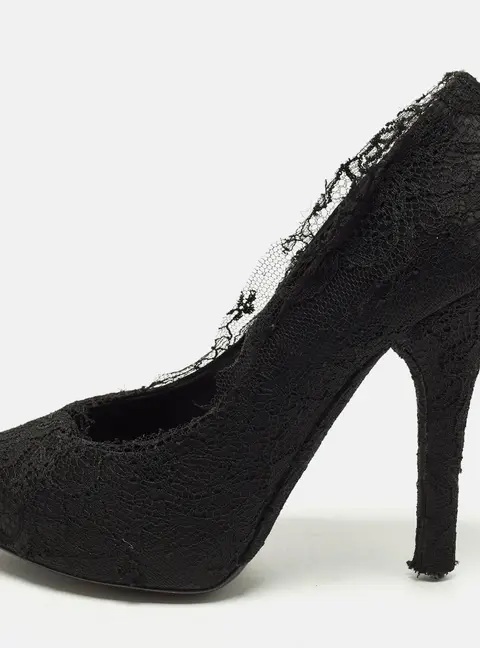 Dolce & Gabbana Size 38 Black Lace and Satin Round Teo Pumps