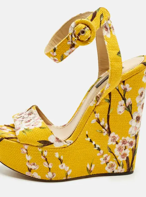 Dolce & Gabbana Size 38 Yellow Fabric Floral Print Wedge Sandals