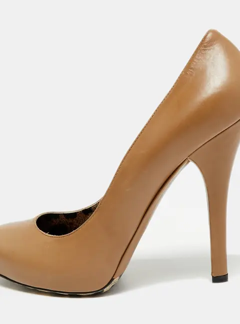 Dolce & Gabbana Size 40 Brown Leather Round Toe Pumps