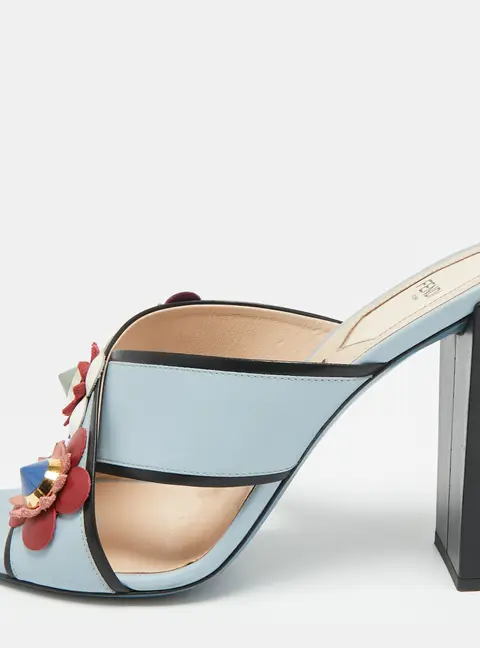 Fendi Flowerland Size 41 Light Blue/Black Leather Criss Cross Slide Sandals
