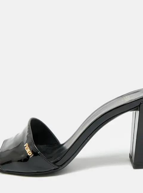 Fendi Size 36 Black Patent Leather Logo Detail Slide Sandals