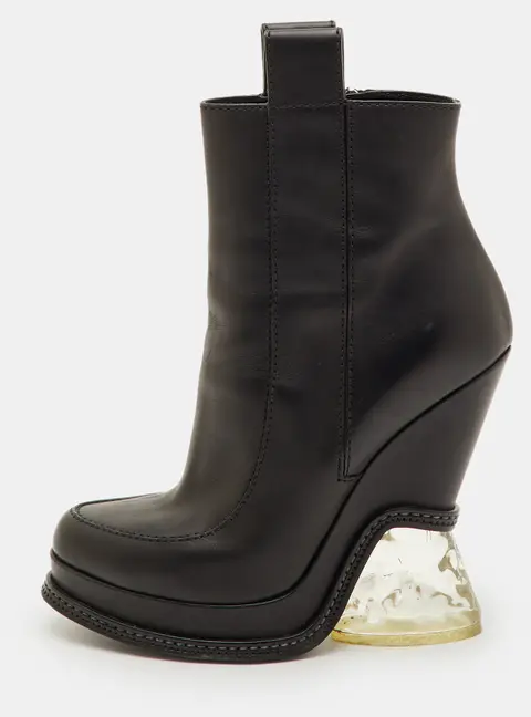 Fendi Size 38 Black Leather Zip Up Platform Ankle Length Boots