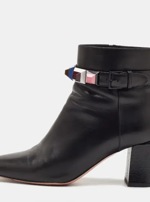 Fendi Studded Accents Moto Size 39.5 Black Leather Ankle Length Boots