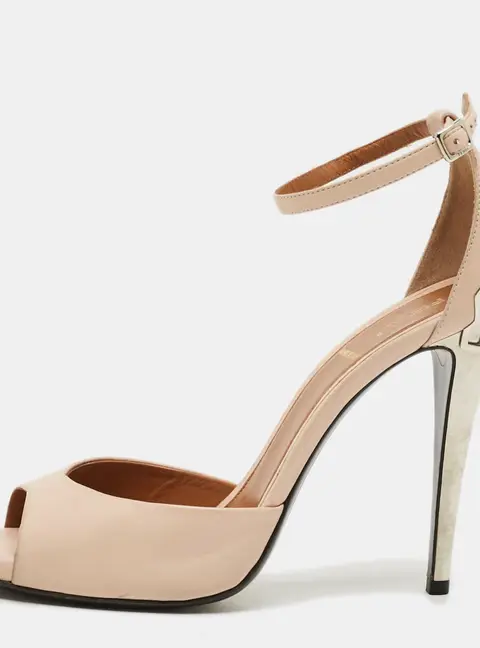 Fendi Size 38 Beige Leather Open Toe Ankle Strap Sandals