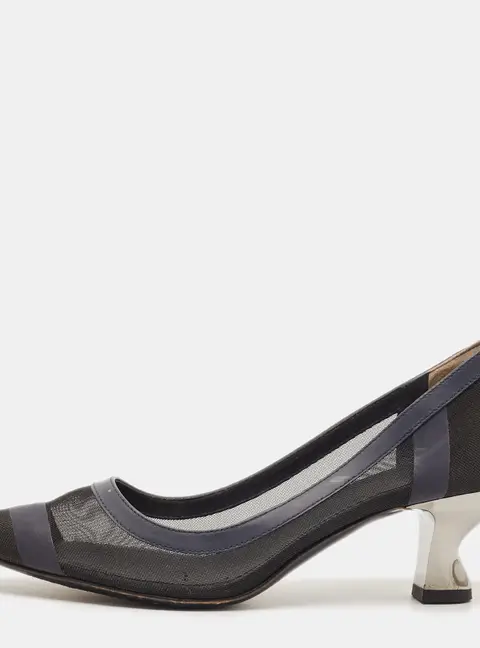 Fendi Colibri Size 35.5 Navy Blue Leather and Mesh Pumps
