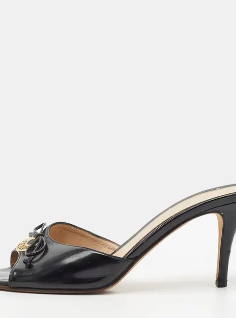 Fendi Size 39 Black Leather Logo Plaque Slide Sandals