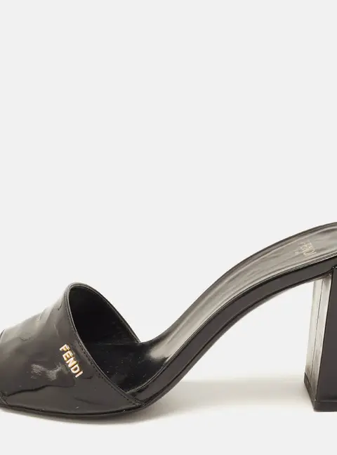 Fendi Size 37 Black Patent Leather Slide Sandals
