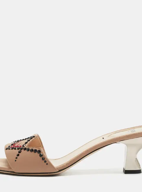 Fendi Size 39 Beige Satin Crystal Embellished Slide Sandals
