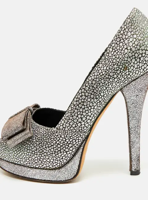 Fendi Size 38.5 Silver Brocade Fabric Bow Platform Pumps