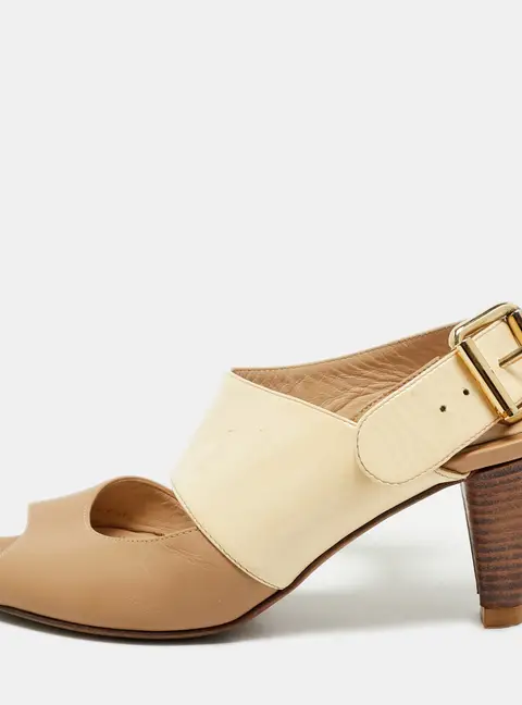 Fendi Size 35.5 Cream Leather and Patent Leather Ankle Strap Sandals