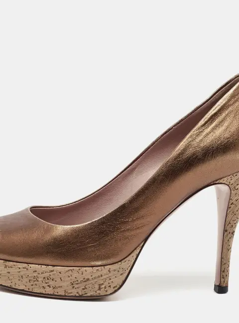 Gucci Size 36 Metallic Metallic Bronze Leather Cork Platform Peep Toe Pumps