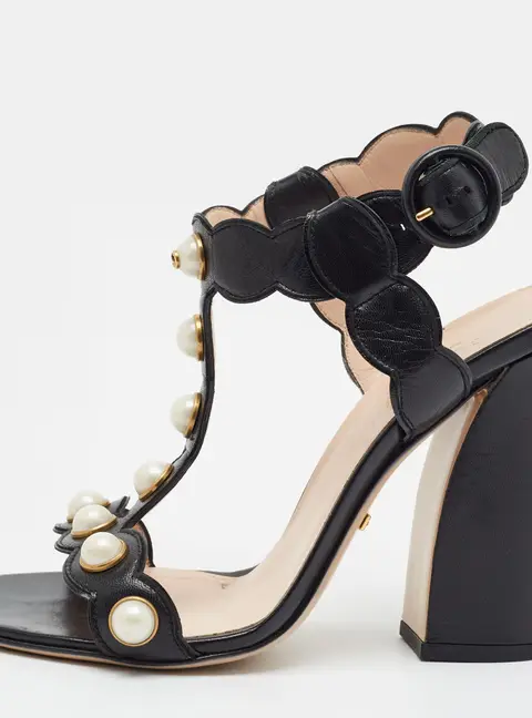Gucci Willow Size 37.5 Black Leather Faux Pearl T-Strap Block Heel Sandals