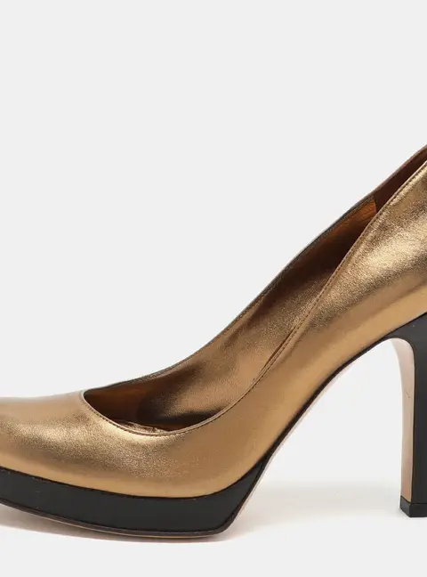 Gucci Gold Leather Pumps Size 37.5