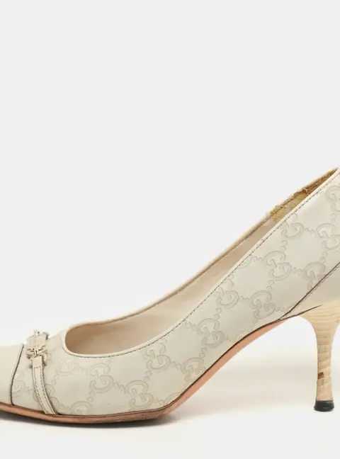 Gucci Off White Guccissima Leather Embellished Pumps Size 39.5