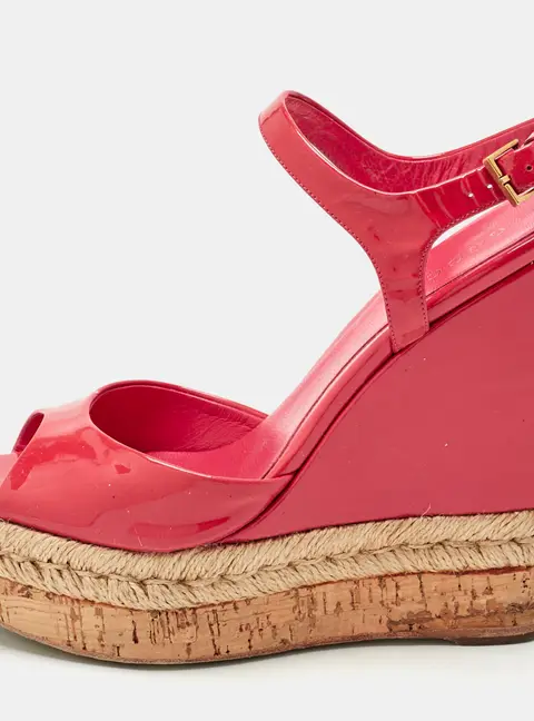 Gucci Coral Red Patent Leather Holie Wedge Sandals Size 35