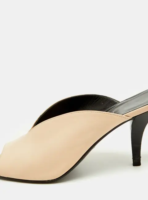 Gucci Beige Leather Open Toe Mules Size 36