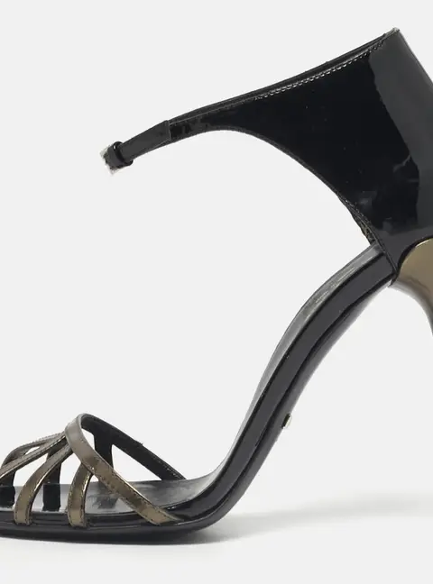 Gucci Size 35.5 Black Patent Leather Ankle Strap Sandals