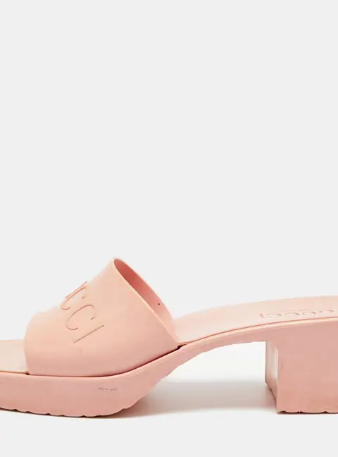 Gucci Size 38 Pink Rubber Slide Sandals