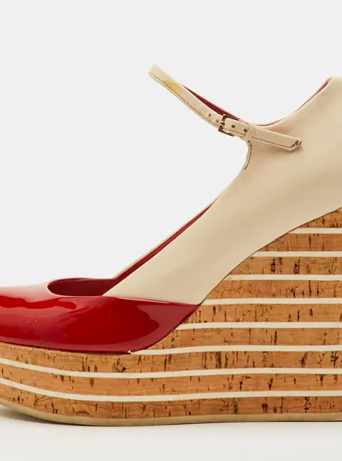 Gucci Size 38.5 Red/Cream Patent Leather Cork Platform Wedge Mary Jane Peep Toe Pumps